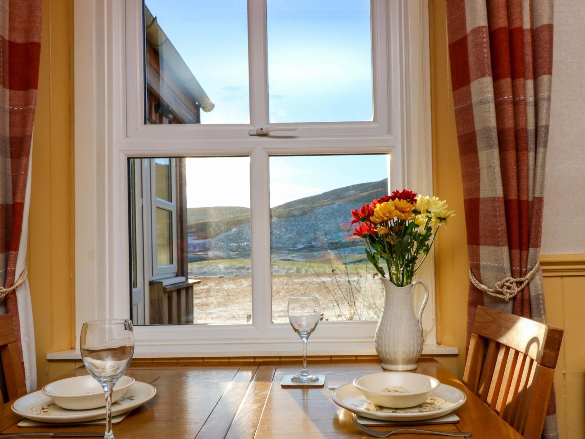 The Bothy Villa Киримюър Екстериор снимка